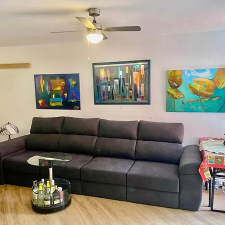 شقة 3 Bedroom Centro Marbella, 300 M From *
