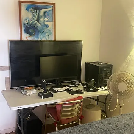 شقة 3 Bedroom Centro Marbella, 300 M From