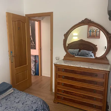 شقة 3 Bedroom Centro Marbella, 300 M From *