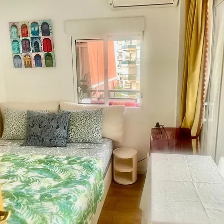 3 Bedroom Centro Marbella, 300 M From شقة ماربيا