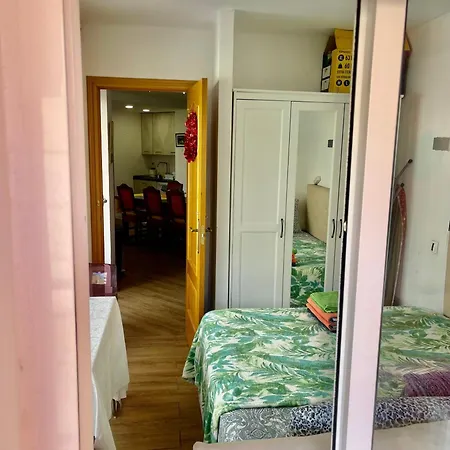 3 Bedroom Centro Marbella, 300 M From ماربيا